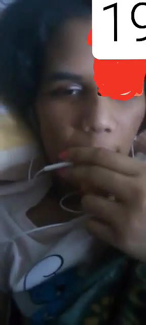girlfriend showing boobs on video call sex chat