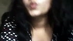 Indian girlfriend boobs show viral topless clip
