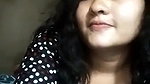 Indian girlfriend boobs show viral topless clip