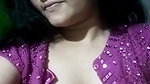 Indian girlfriend boobs show viral topless clip