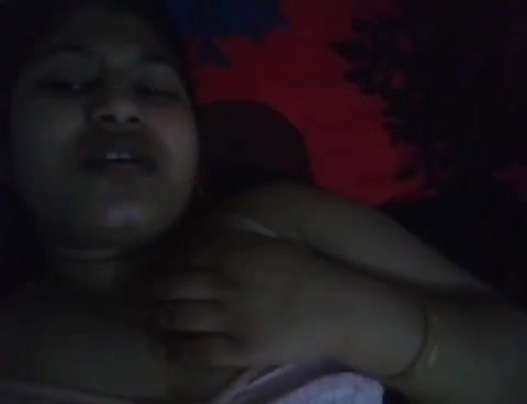desi bhabi boobs showing selfie video for lover
