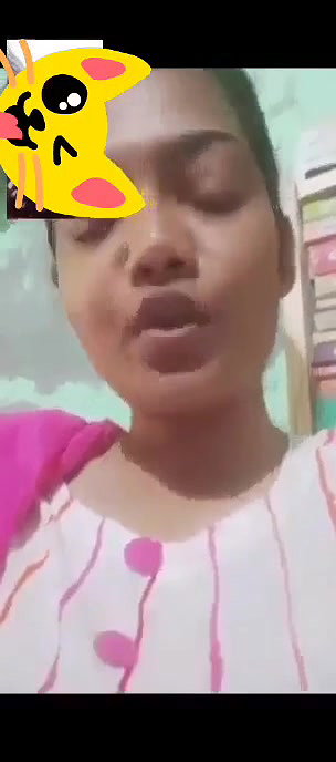 Girlfriend boobs shown on video call to lover