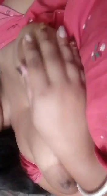 Bengali girl naked boobs show viral selfie