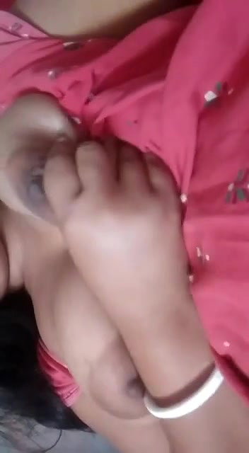 Bengali girl naked boobs show viral selfie