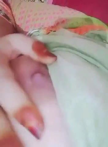 Rajasthani sex slut showing naked body parts