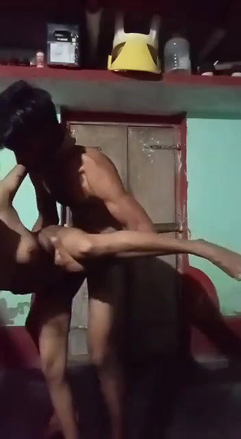 Indian lovers sex in standing style viral MMS