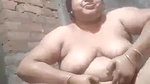 busty Bengali bhabhi viral nude bath video