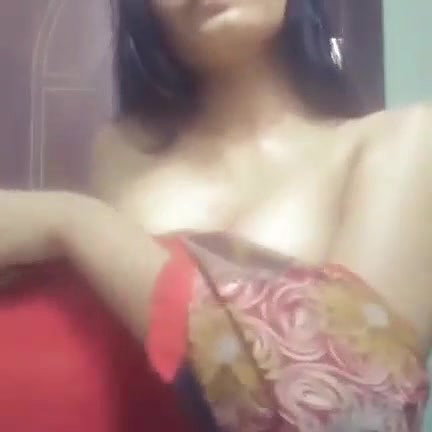 Rajkot sexy figure desi boobs press viral clip