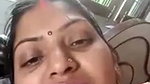 Bhabhi stripping saree and showing on call