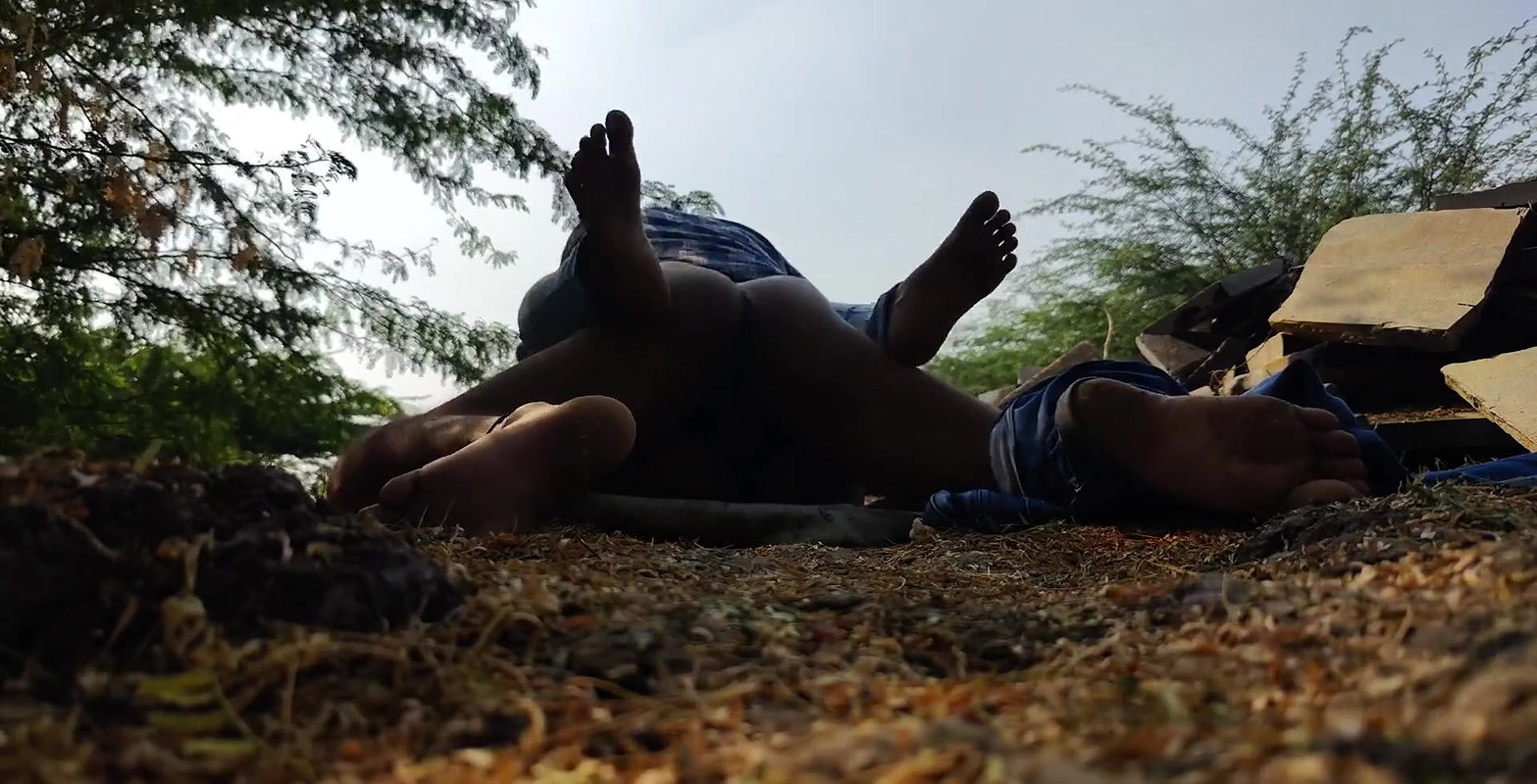 Desi aunty outdoor sex