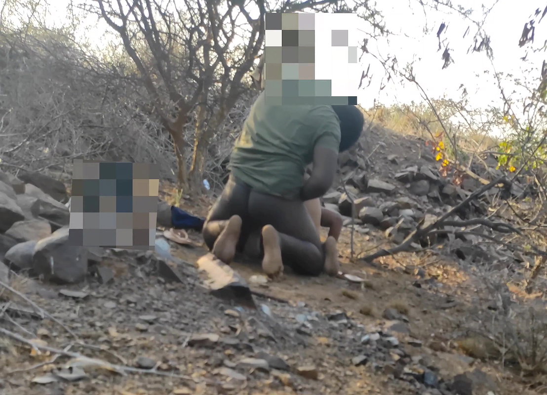 Desi aunty outdoor village sex