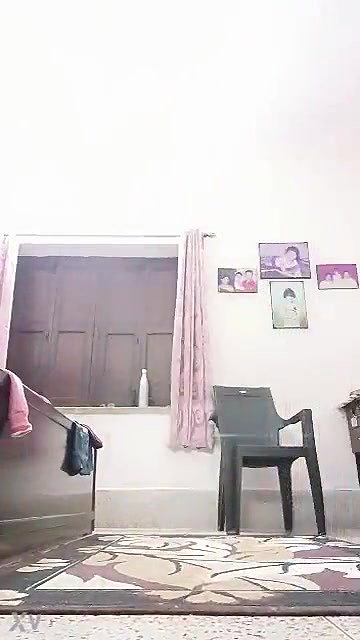 Desi girl shows hairy pussy and hot ass