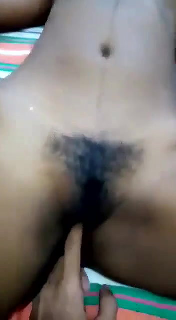 cute Lankan girl giving blowjob to lover