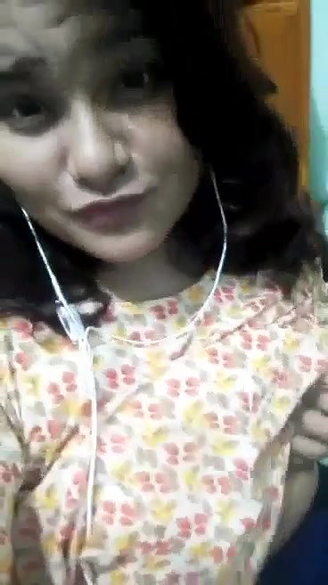Bangladeshi chubby girl shiowing boonies