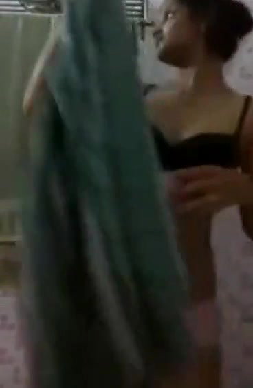Cute Girl Remove Clothes Showing