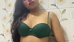 Big Ass Desi Girl Nude Bathing and showing her full body