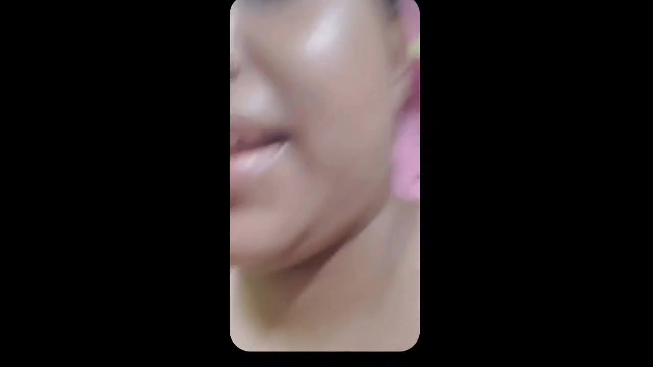 girl flashing her body