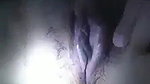 chasmish ladki en chut mein ungli kri