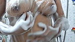 Queen Daisy bath