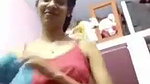 nangi chasmish ladki ne kapde pehni