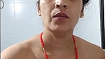 Hot aunty bathing and showing