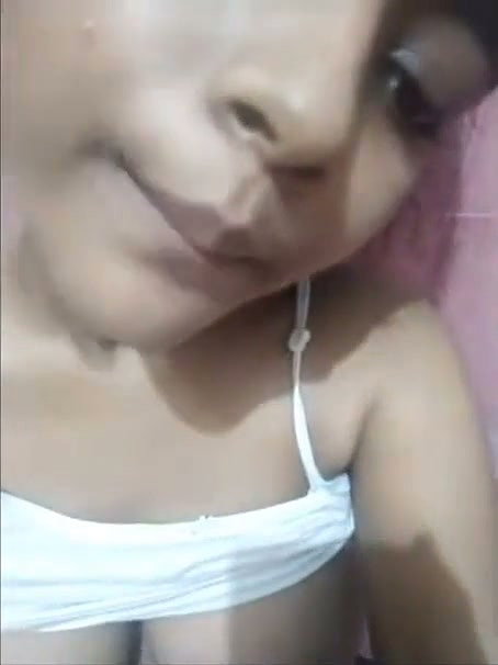 homely busty Indian girl