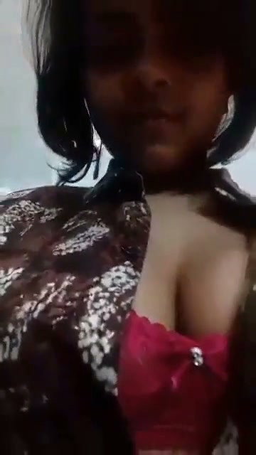 horny girl nude selfie