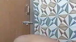 kapde kholke nangi nahate hue video