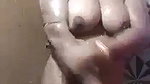 kapde kholke nangi nahate hue video
