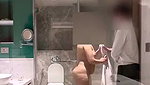 bhabhi bathing and waiter is watch her hot figure