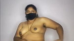 Telugu aunty Nandini showing her nude body on live