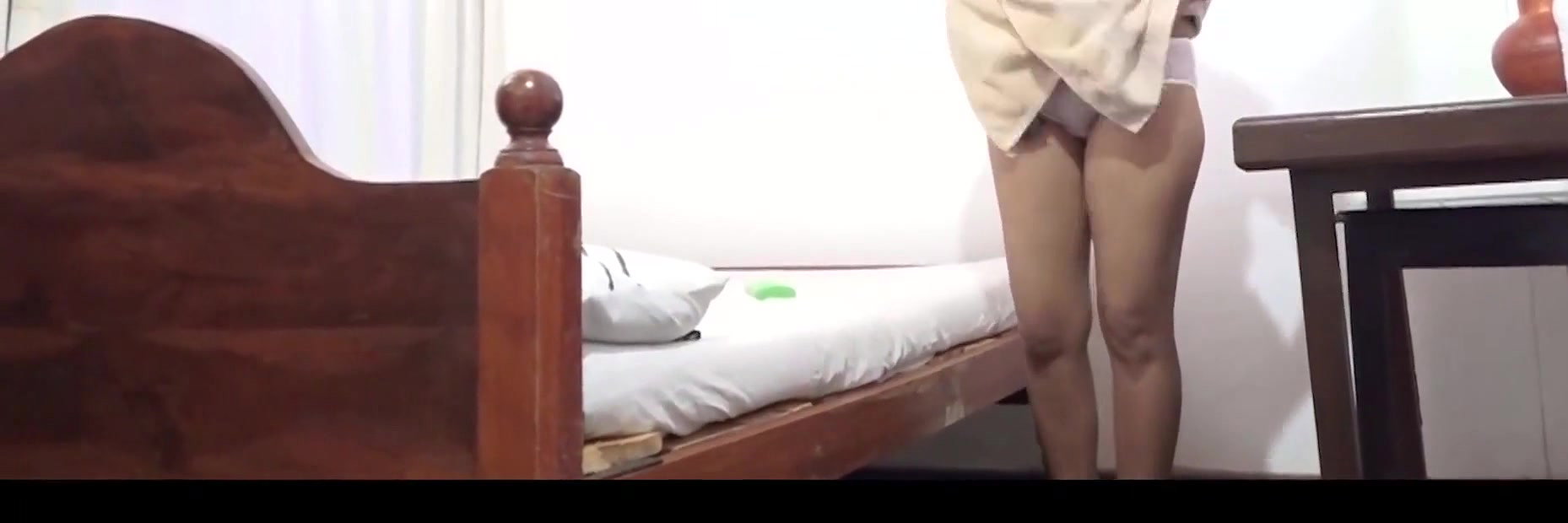 Masturbating Sri Lankan hairy armpit Girl – Part 01