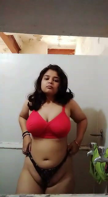 Big Ass Indian Tanker Girlfriend Teasing