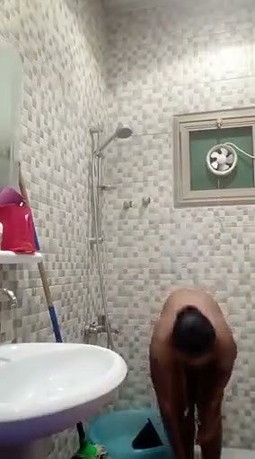Desi aunty bathroom selfie Video
