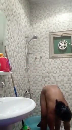 Desi aunty bathroom selfie Video