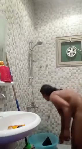 Desi aunty bathroom selfie Video