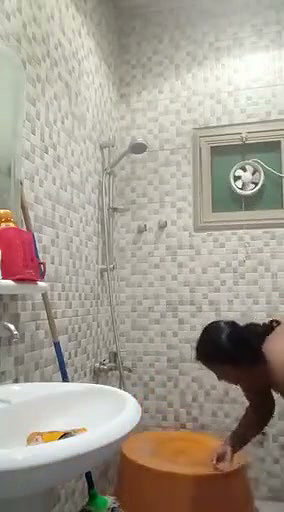 Desi aunty bathroom selfie Video