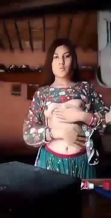 Village girl showing her sexy boobs