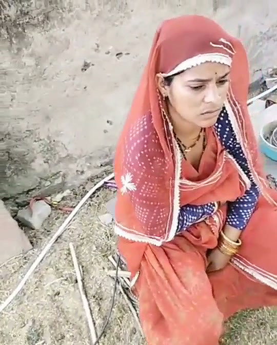 bhabhi showing her boobs Blowjob outside the house
