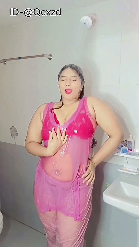 Bangladesi Youtuber Ruhana