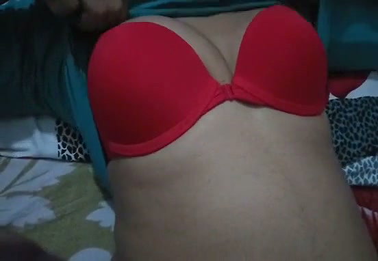Aunty take out red bra show her juices boobs