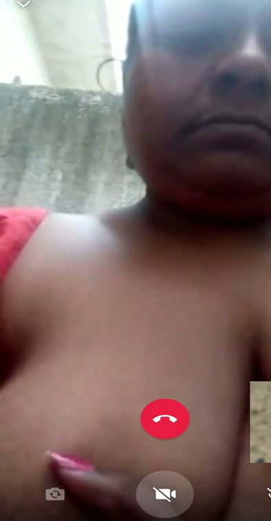 Mature aunty showing her huge boobs in video call