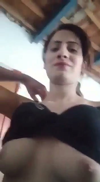 Village Milf Remove Clothes Showing For Lover