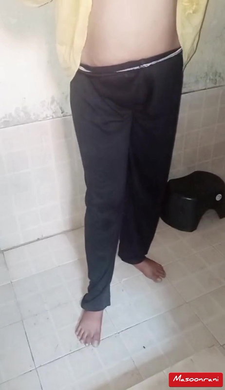 Pakistani mom bathing with masterbation #masoomrani