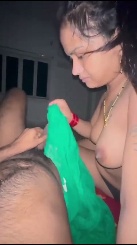 Hot bhabhi showing her nude body Blowjob