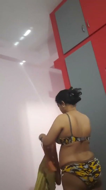 Aunty undress boyfriend recording