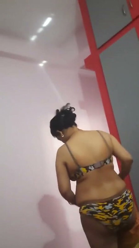 Aunty undress boyfriend recording