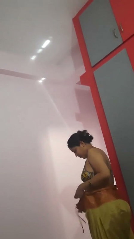 Aunty undress boyfriend recording