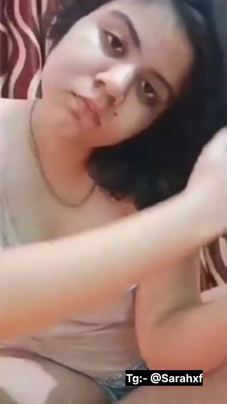 Desi girl showing her Bigboobs