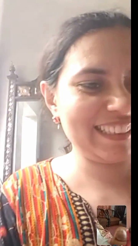 Aunty showing on video call